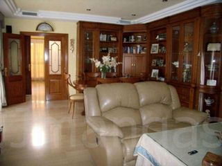 Chalet en venta en Lucena