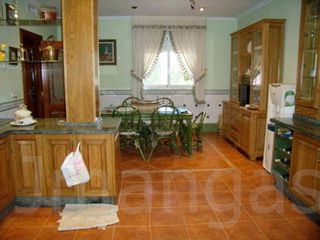 Chalet en venta en Lucena