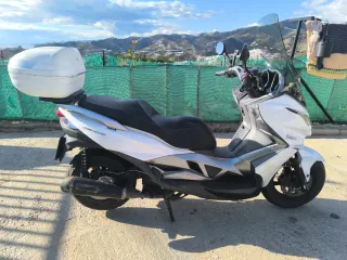 Kawasaki J300 Blanca