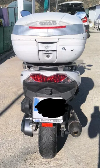 Kawasaki J300 Blanca