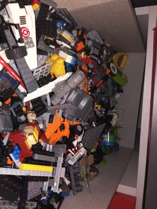 Cajón con piezas de Lego