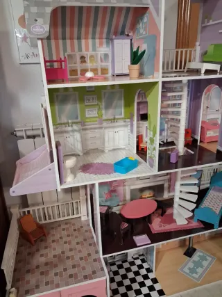 Casa de muñecas grande.