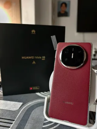 Huawei Mate X6 Rojo