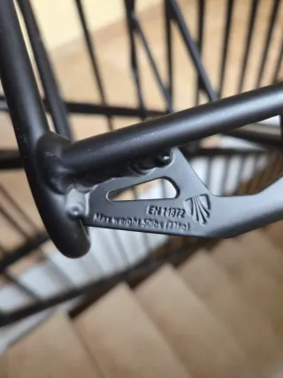 Portabultos delantero bicicleta negro