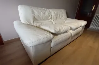 Sofá 3 plazas piel blanco.