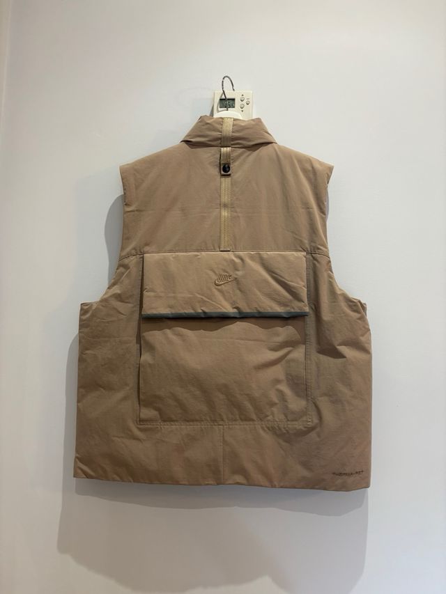 NIKE chaleco hombre beige acolchado M sin estrenar