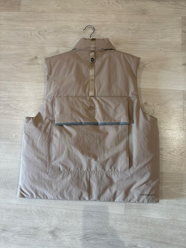 NIKE chaleco hombre beige acolchado M sin estrenar