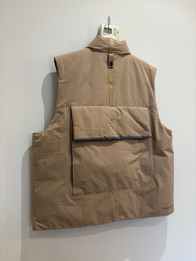 NIKE chaleco hombre beige acolchado M sin estrenar