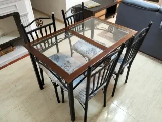 Mesa comedor cristal y 4 sillas