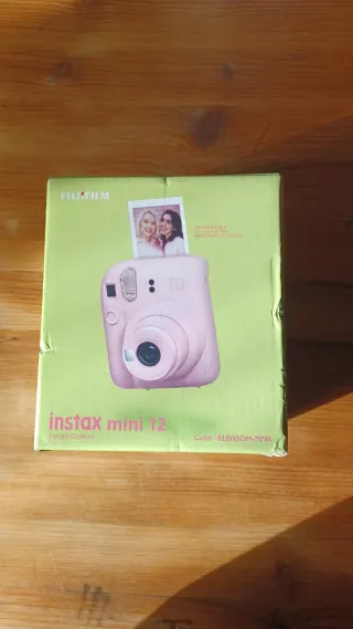 Cámara instantánea Fujifilm Instax Mini 12