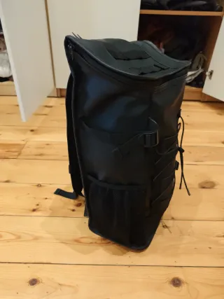 Mochila Rains Trail Mountaineer Negra