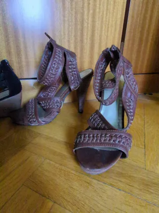 Sandalias Talla 37 5 euros los dos pares