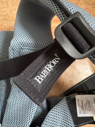 Mochila Portabebés BabyBjörn azul claro