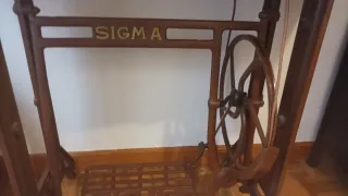 Máquina de coser Sigma antigua