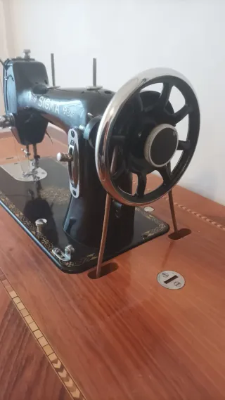 Máquina de coser Sigma antigua