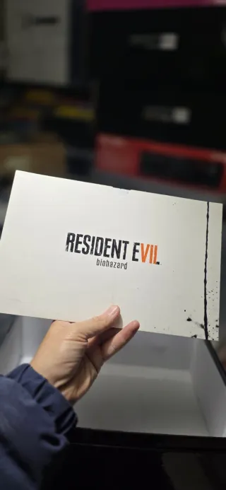 Resident Evil 7 Coleccionista + VHS Firmado