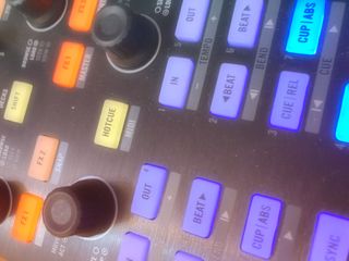 Traktor Kontrol X1 MK1 Controlador DJ