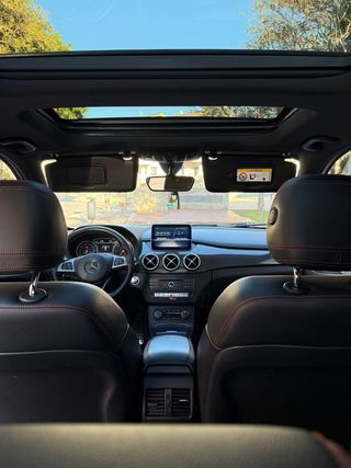 Mercedes-Benz Clase B200 AMG