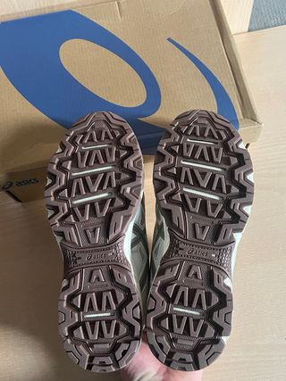 Asics Gel Venture 6 Mujer Talla 39 Beige