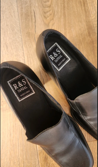 Zapatos tacón piel negra Made in Spain T.39