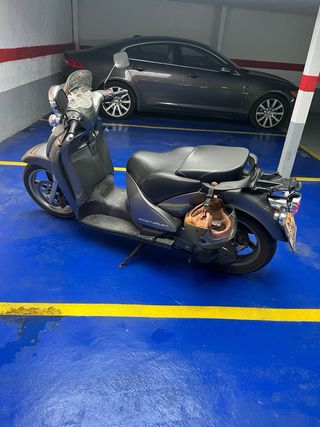 Aprilia Scarabeo 250cc Scooter 2004