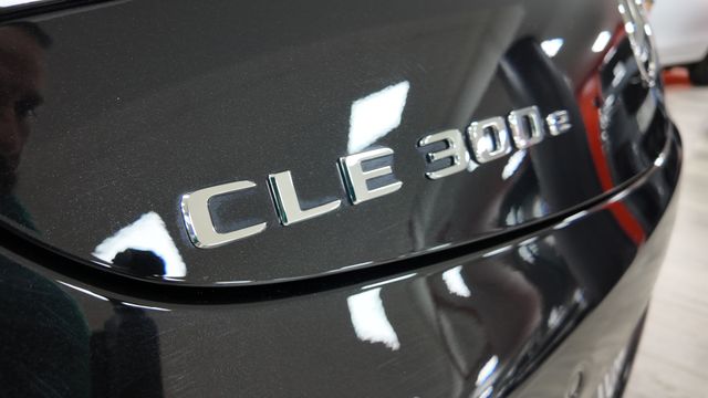 MERCEDES-BENZ CLE CLE 300 e con tecnologia hibrida