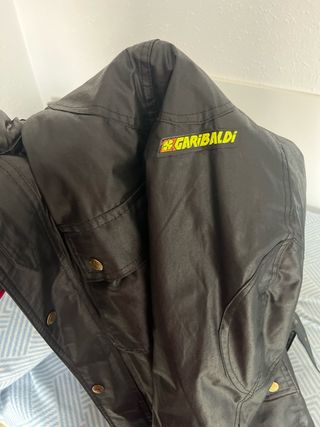 Chaqueta Garibaldi Negra Forro Tartán