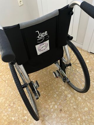 Silla de ruedas para interior y  exterior.