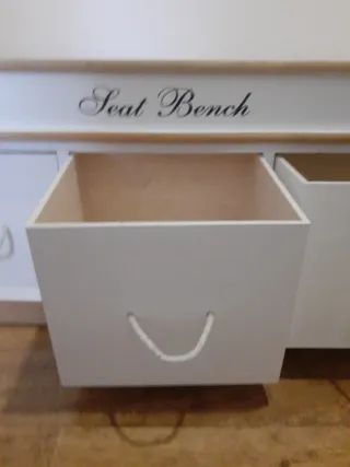 Banco de madera con cajones