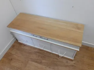 Banco de madera con cajones