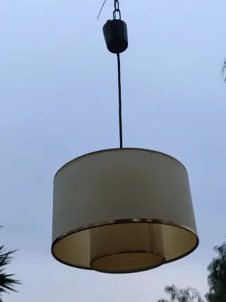 Lámpara vintage beige y dorada