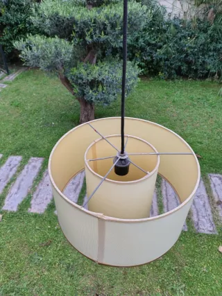 Lámpara vintage beige y dorada