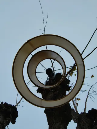 Lámpara vintage beige y dorada