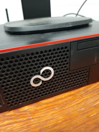 Torre Fujitsu + Pantalla Philips Ajustable