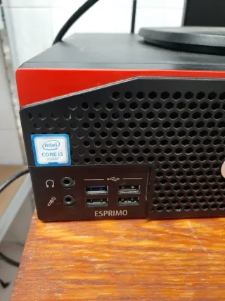 Torre Fujitsu + Pantalla Philips Ajustable