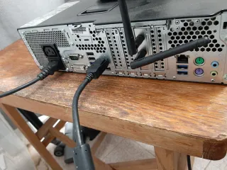 Torre Fujitsu + Pantalla Philips Ajustable