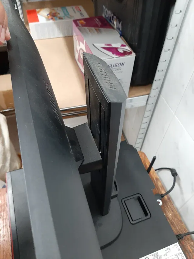 Torre Fujitsu + Pantalla Philips Ajustable