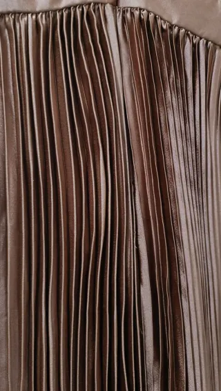 Vestido marrón de fiesta plisado talla M