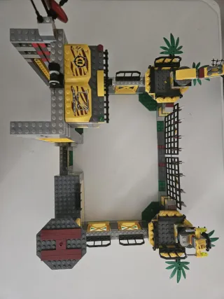 Lego Dino 5887 Cuartel General de Defensa Jurásica