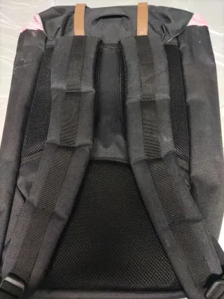 Mochila Herschel Negra con detalles Rosas