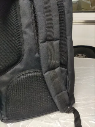 Mochila Herschel Negra con detalles Rosas