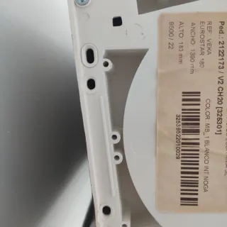 Ventana oscilobatiente con reja