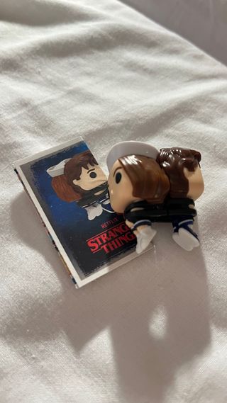 Funko Pop Stranger Things Robin y Steve