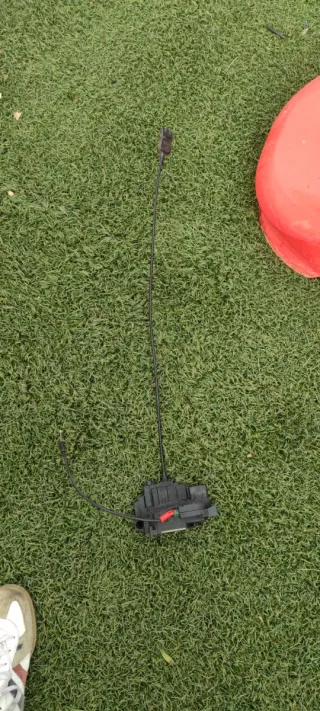 Cerradura Delantera Derecha Renault Kangoo 2009