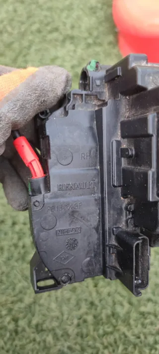 Cerradura Delantera Derecha Renault Kangoo 2009