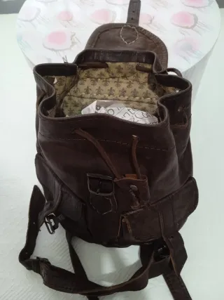 Mochila de cuero burdeos