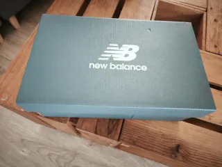 New Balance 237 Mujer Talla 41.5 Crudo