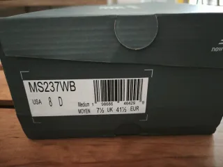 New Balance 237 Mujer Talla 41.5 Crudo