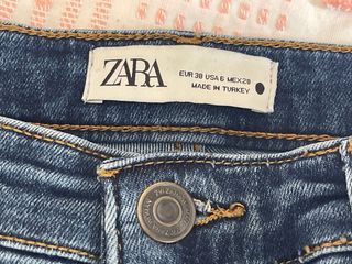 Pantalón vaquero Zara Talla 38 Azul