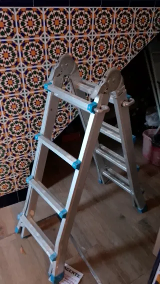 Escalera multifunción de aluminio